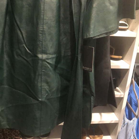 ELOQUII TOP FAUX LEATHER DARK GREEN SEXY V-NECK SHORT SLEEVE WITH MATCHING SASH - Picture 3 of 4